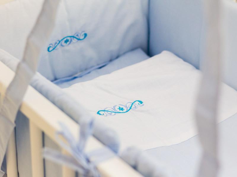 Patut copii lemn fara sertar KLUPS Piccolo Due Alb-Albastru Cu Saltea