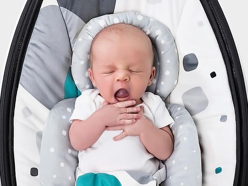 Fotoliu Balansoar Bebelusi 4MOMS MamaRoo 3.0 Plush Designer